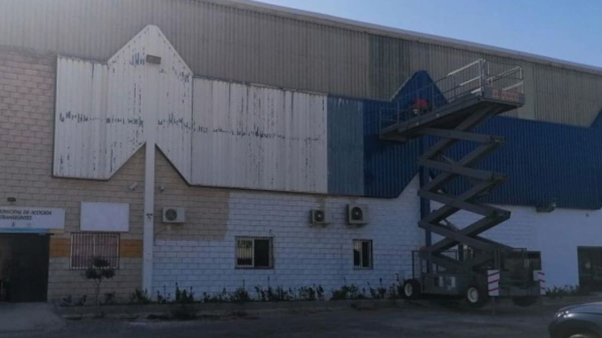 El albergue de temporeros de la capital pasa a ser este martes Centro Municipal de Acogida