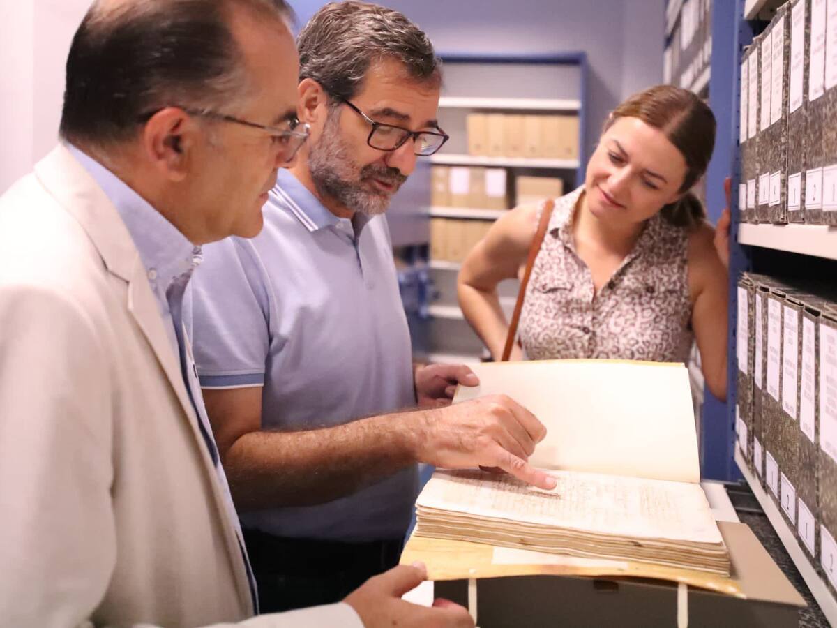 El Ayuntamiento recupera tras su restauración dos libros de acuerdos de 1508 y 1513