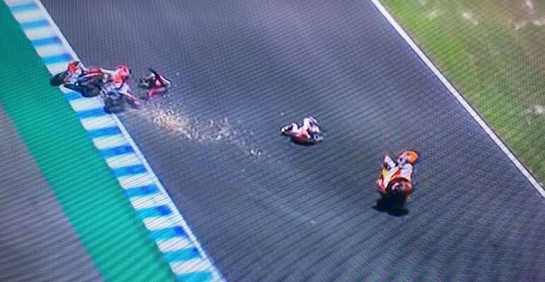 Caída de Dovizioso, Pedrosa y Lorenzo