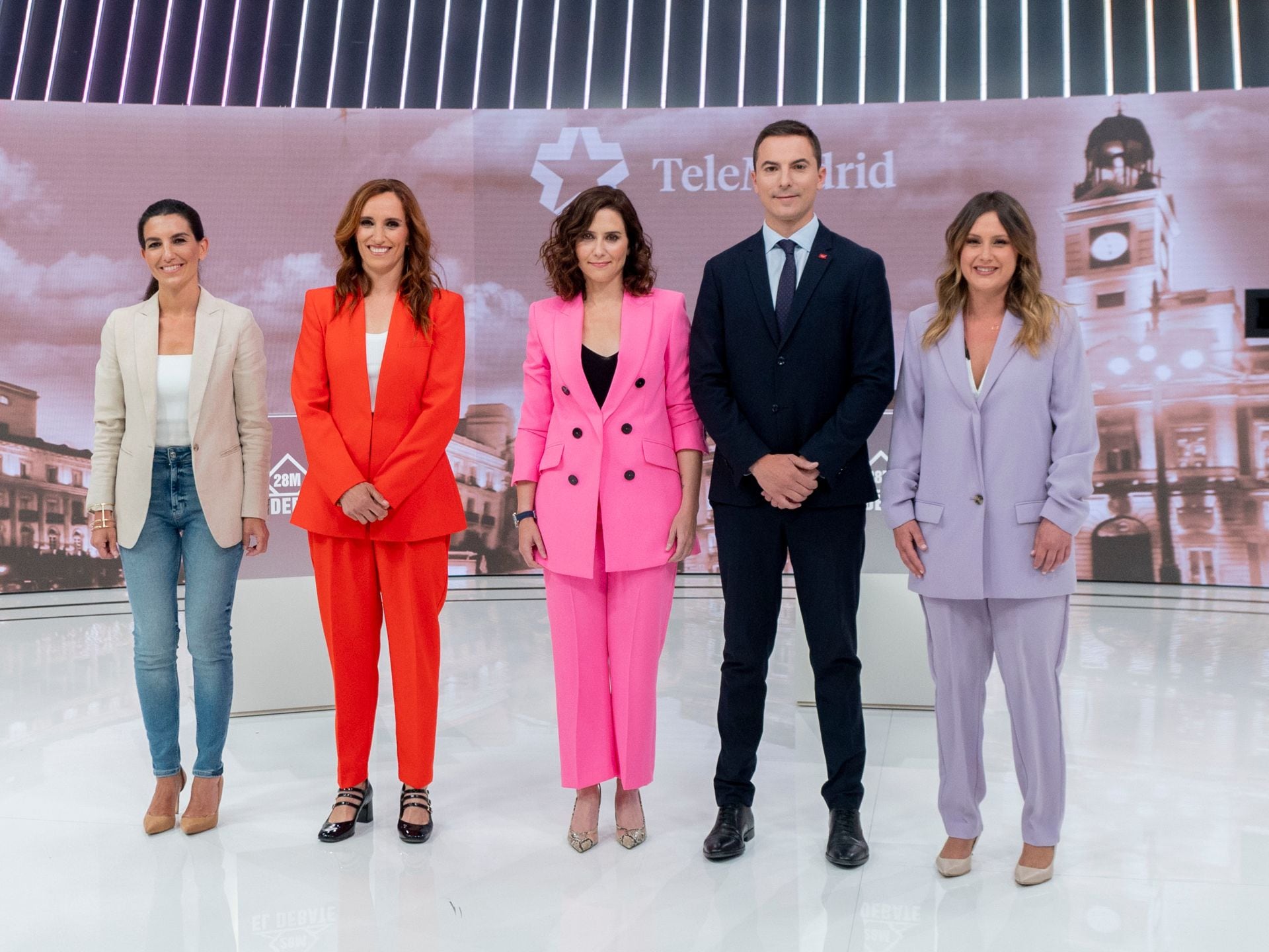 De izquierda a derecha de la imagen: Rocío Monasterio (VOX), Mónica García (Más Madrid), Isabel Díaz Ayuso (PP), Juan Lobato (PSOE) y Alejandra Jacinto (Unidas Podemos)