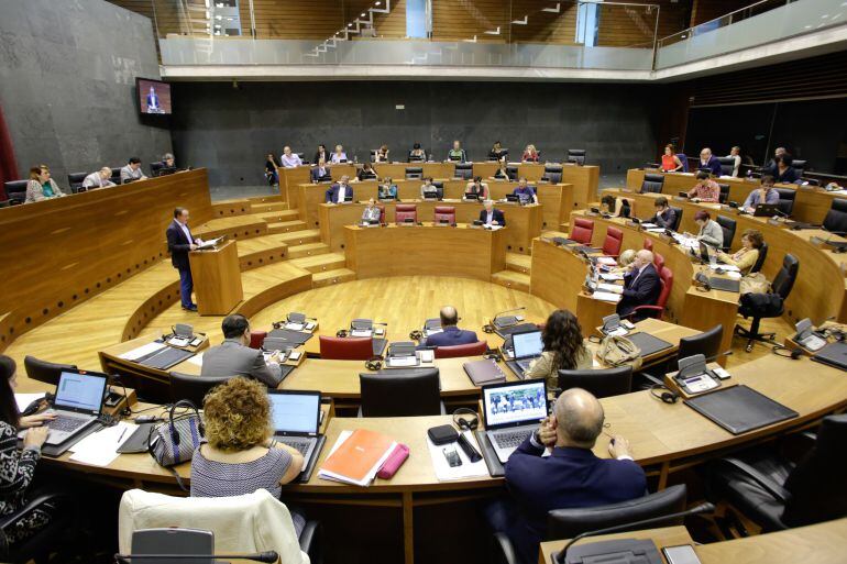 El Parlamento de Navarra aprobó los presupuestos de 2016 con los votos del cuatripartito.