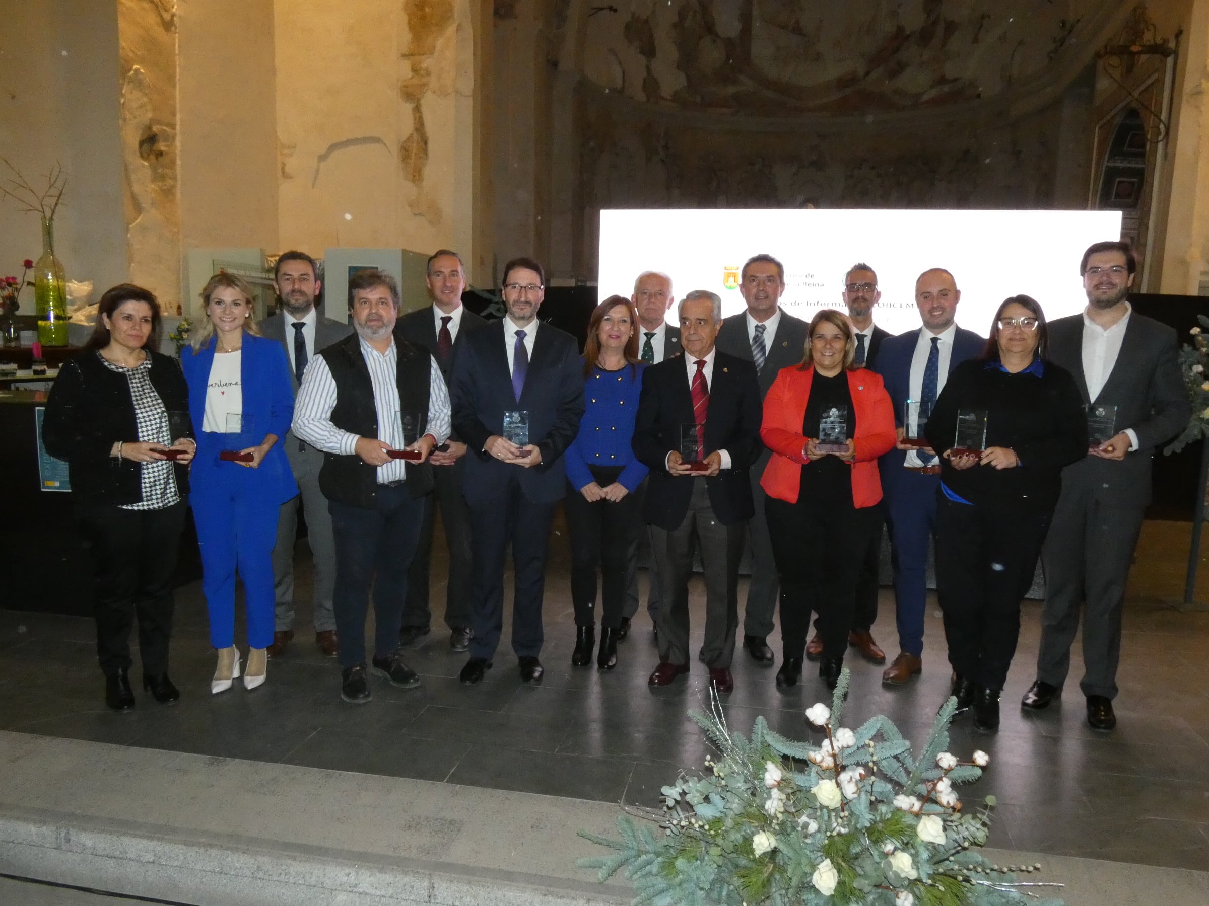 La alcaldesa junto a representantes del Colegio de Informáticos de la región