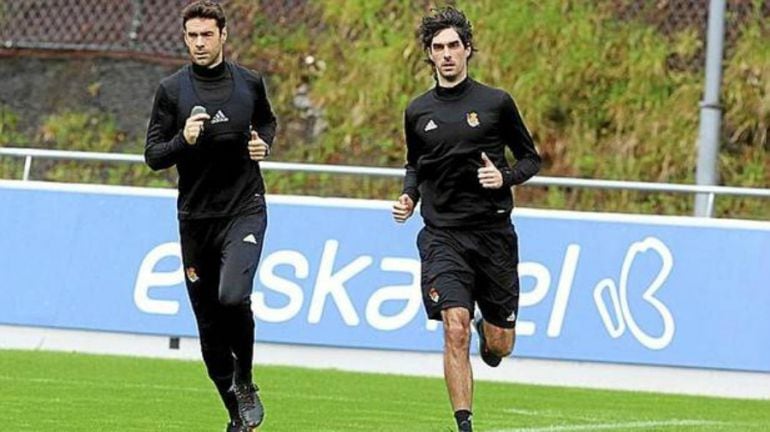Xabi Prieto y Carlos Martínez se ejercitan en solitario en Zubieta