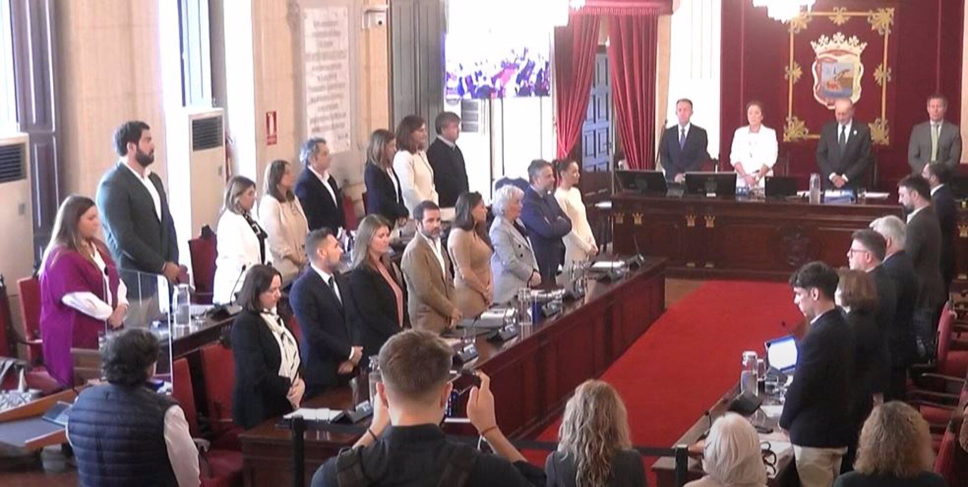 El Pleno de Málaga guarda un minuto de silencio por los afectados por la dana