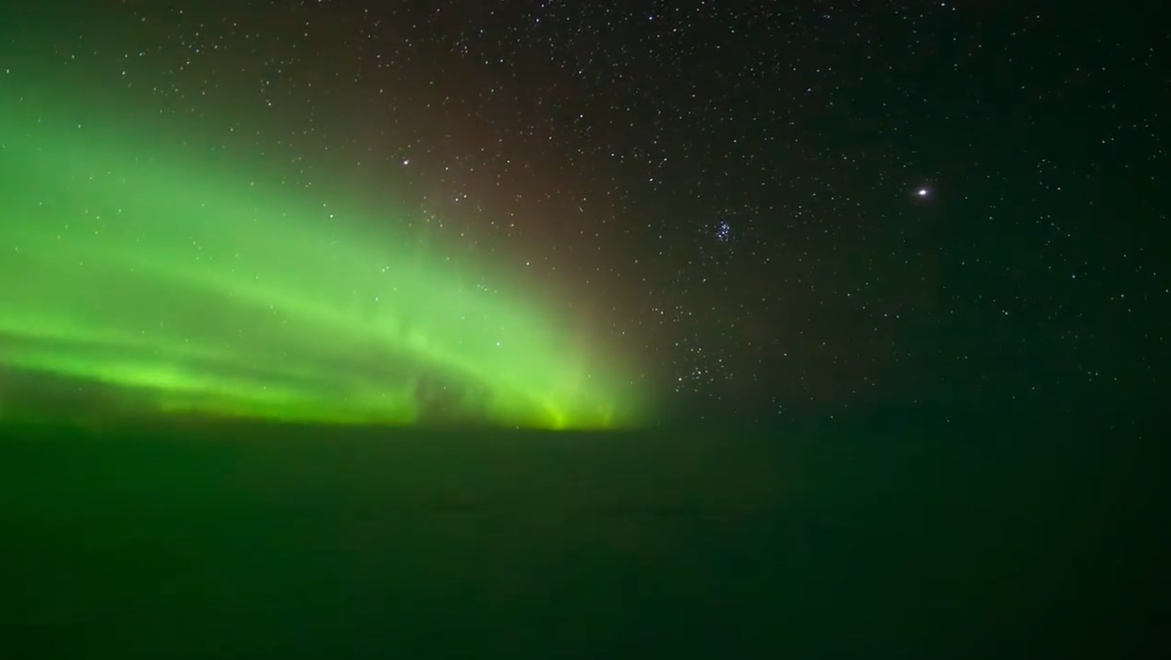 Aurora boreal vista desde un vuelo que unía San Francisco con Lisboa