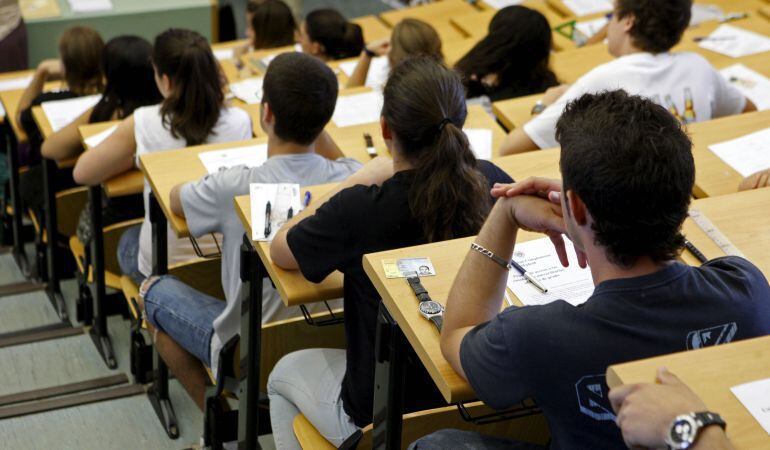 Alumnos en un aula