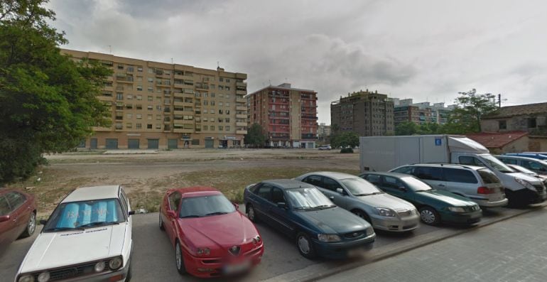 Solar del barrio de Malilla donde se ubicaría el Centro de Salud