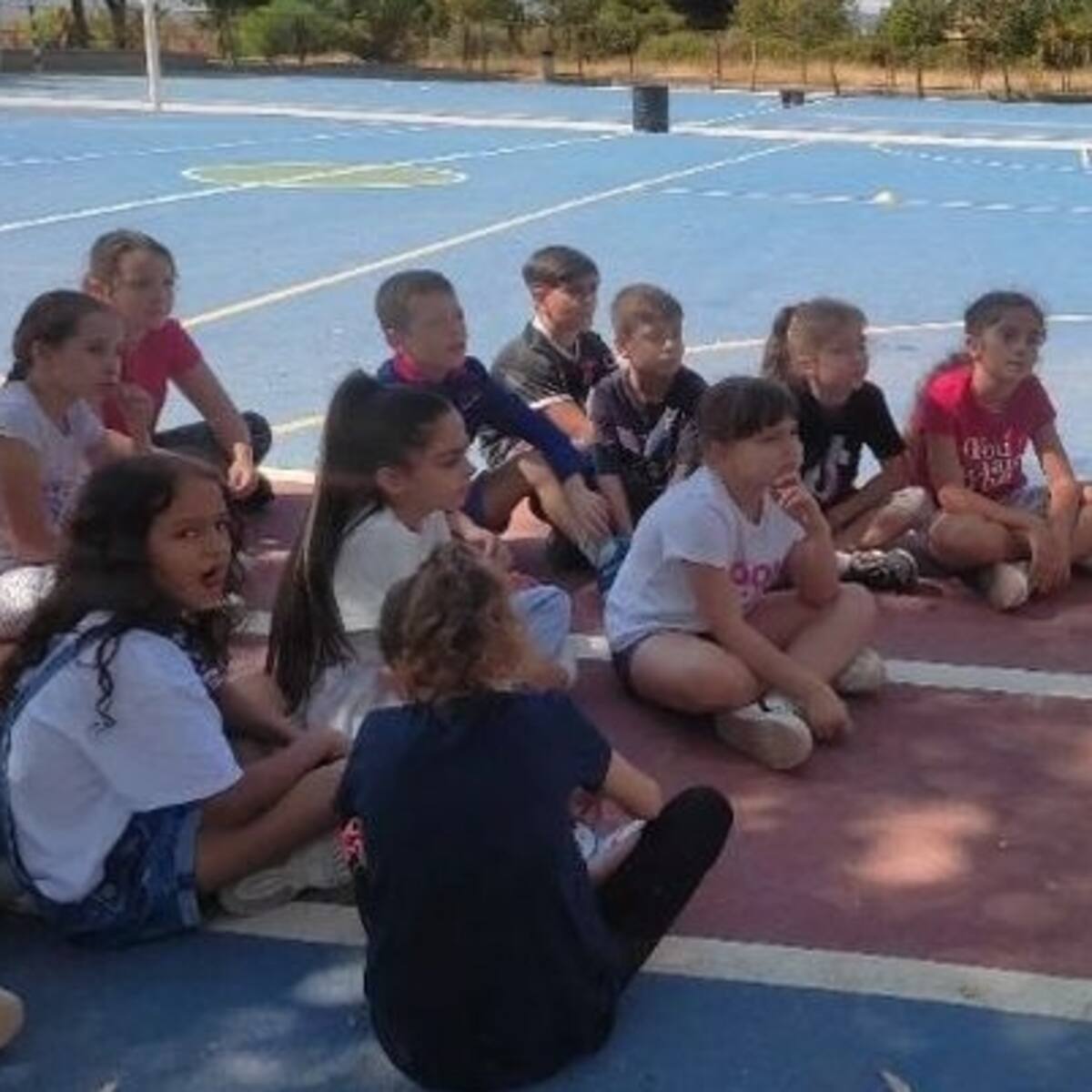 El Club Baloncesto Elda se acerca a los colegios