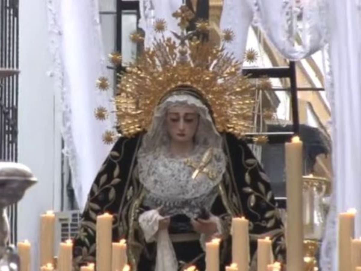 La Soledad de San Lorenzo por la calle Conde de Barajas