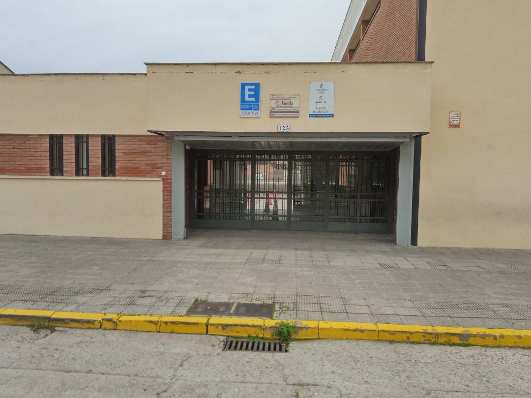 Entrada colegio Maristas