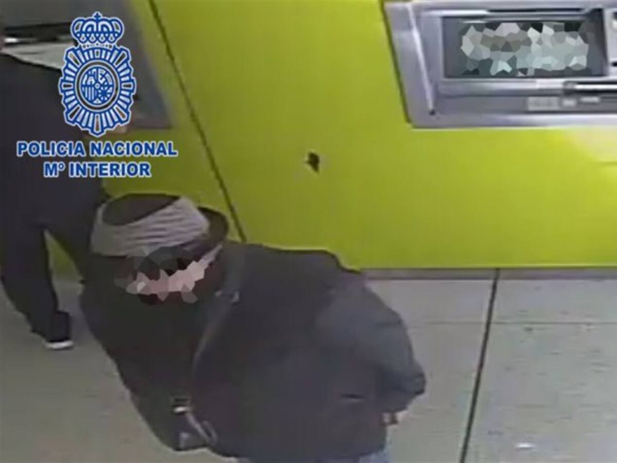 3 detenidos en Murcia por robar la cartilla a un anciano en un descuido y sacarle 5.000 euros