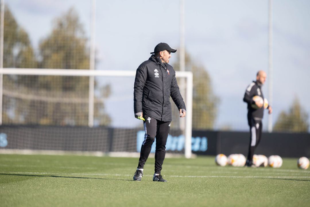 Eduardo Coudet durante un entrenamiento en Afouteza