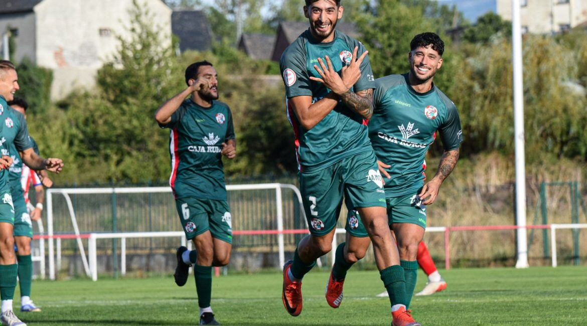 Silva celebra un gol en un partido de pretemporada. Foto ZamoraCF