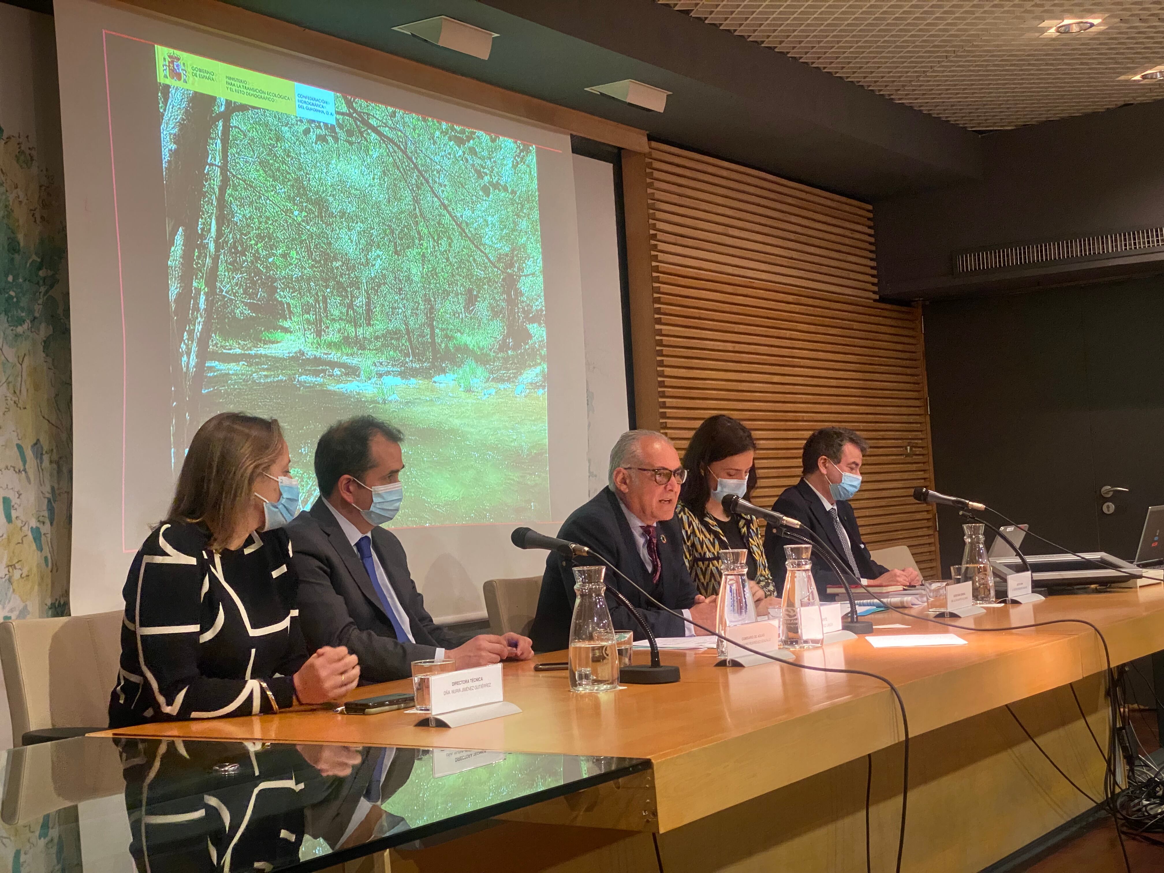 El presidente de la Confederación Hidrográfica del Guadalquivir, Joaquín Paez, tras la aprobación del Plan Hidrológico