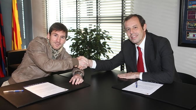 Messi y Rosell, después de que el argentino firmase su ampliación de contrato