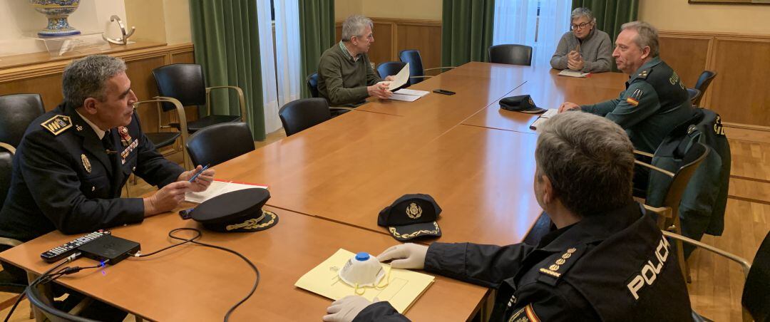 La reunión de la Comisión presidida por la alcaldesa, Ana González. 