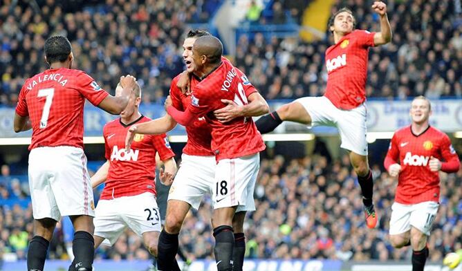 Los jugadores del Manchester United celebran uno de los goles logrados ante el Chelsea