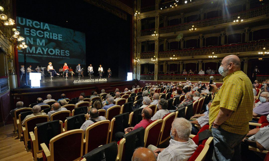 Murcia se plantea reabrir los centros sociales de mayores a partir del mes de septiembre 