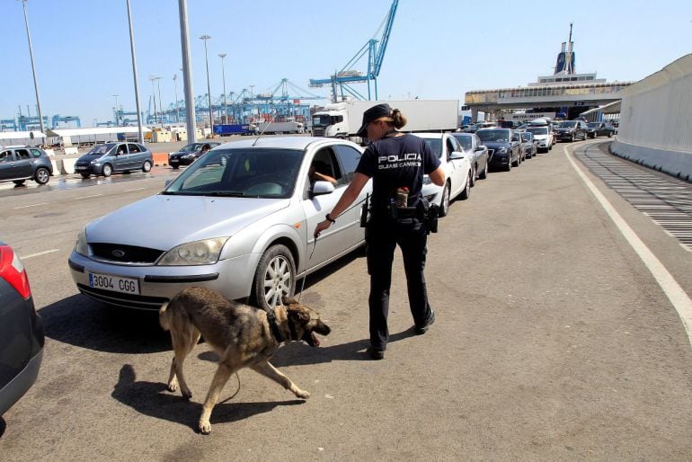 Una agente de la Policía Nacional, durante el dispositivo de este año.