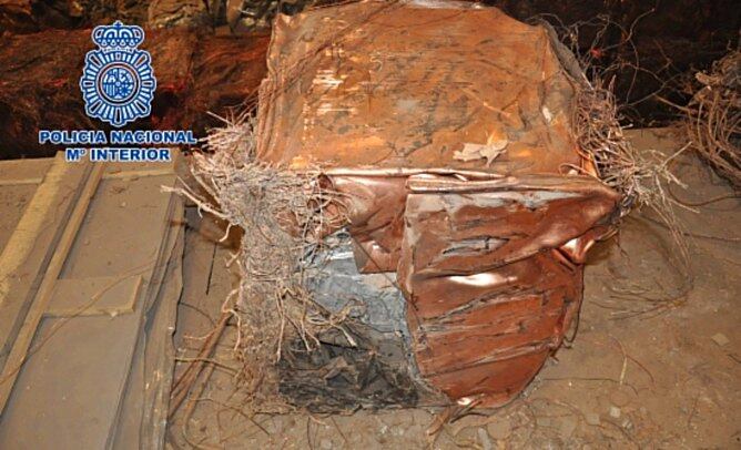 Los bloques compactados que por fuera parecían de cobre macizo pero en realidad eran de basura y plomo