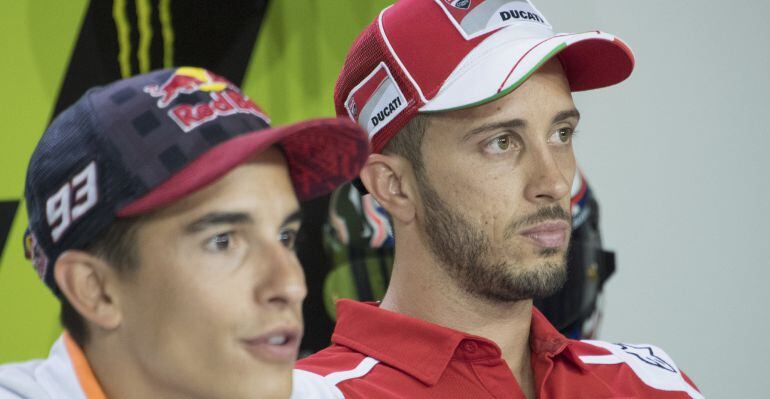 Dovizioso y Marc Márquez, durante la rueda de prensa del jueves