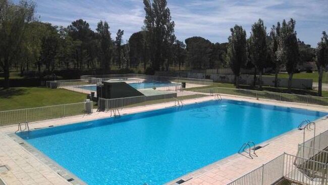 Instalaciones de las piscinas de verano de Peñafiel