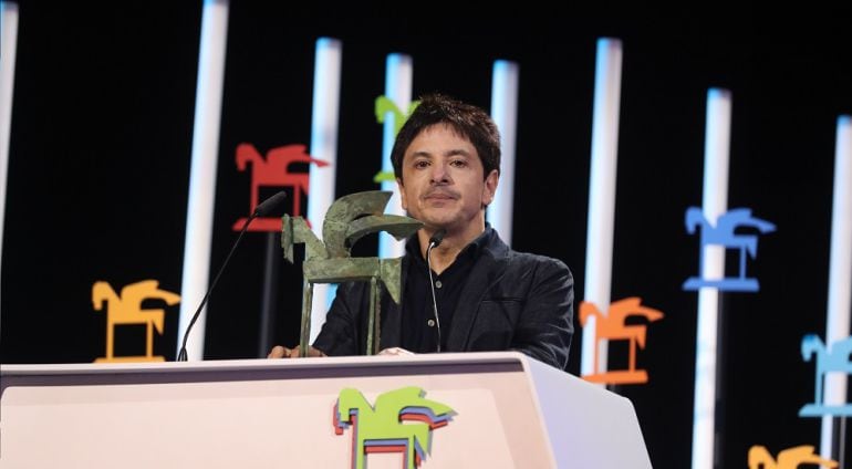 El humorista Juan Carlos Ortega, con su Ondas 2016.