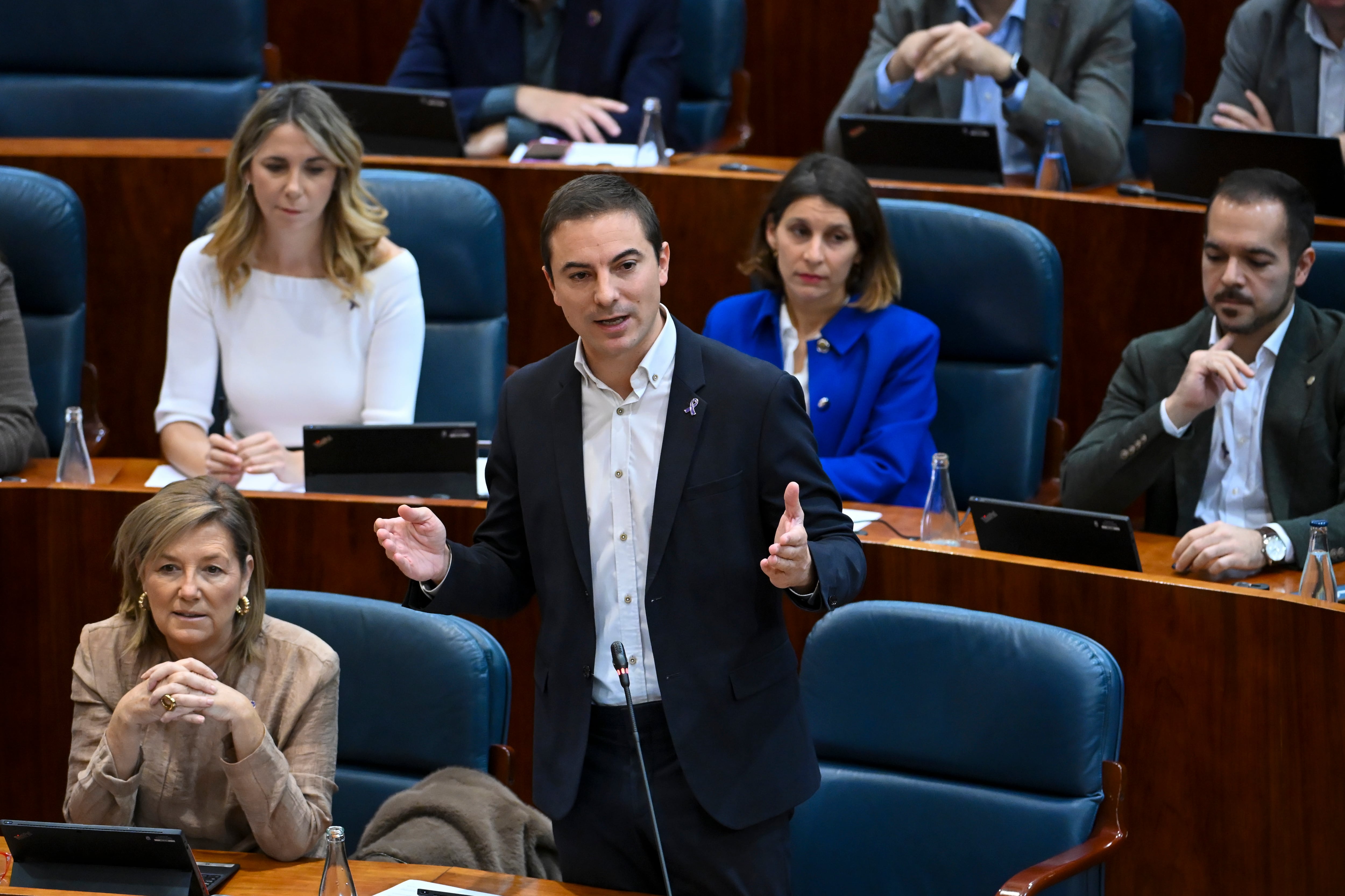 MADRID (ESPAÑA), 21/11/2024.- El portavoz del PSOE, Juan Lobato interviene en el pleno de la Asamblea de Madrid celebrado este jueves. EFE/ Fernando Villar
