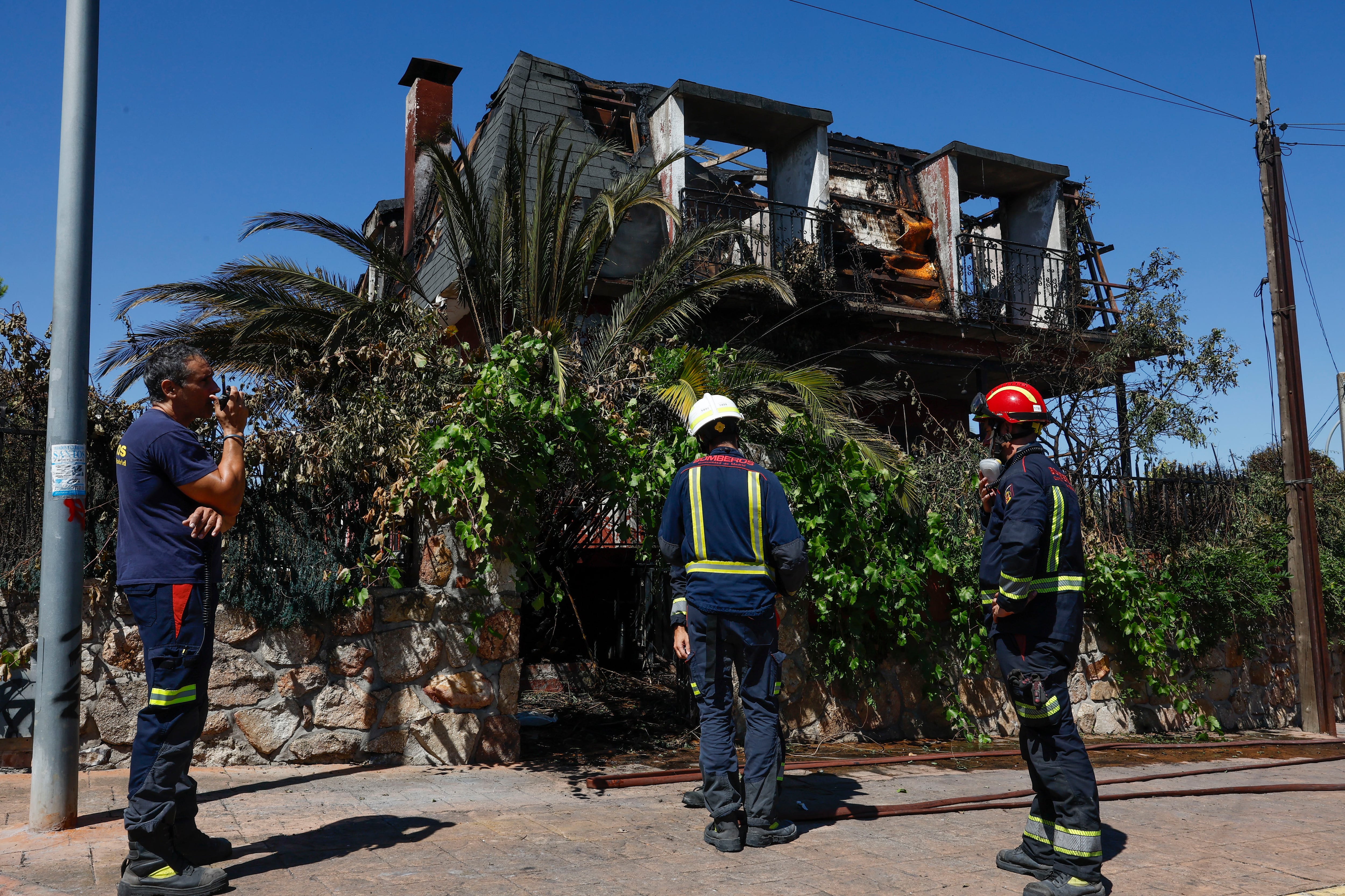Vivienda de la urbanización Calypo Fado, de la localidad toledana de Casarrubios del Monte, calcinada por el incendio que se originó en Méntrida (Toledo)
