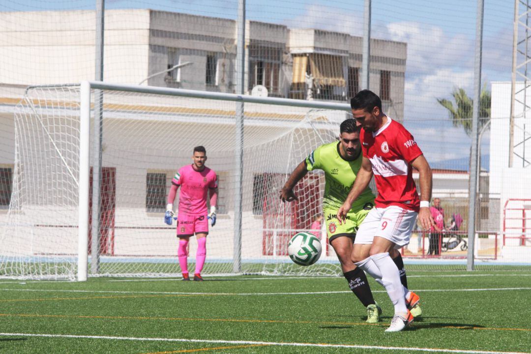 Juan Llaves durante el duelo de hoy.