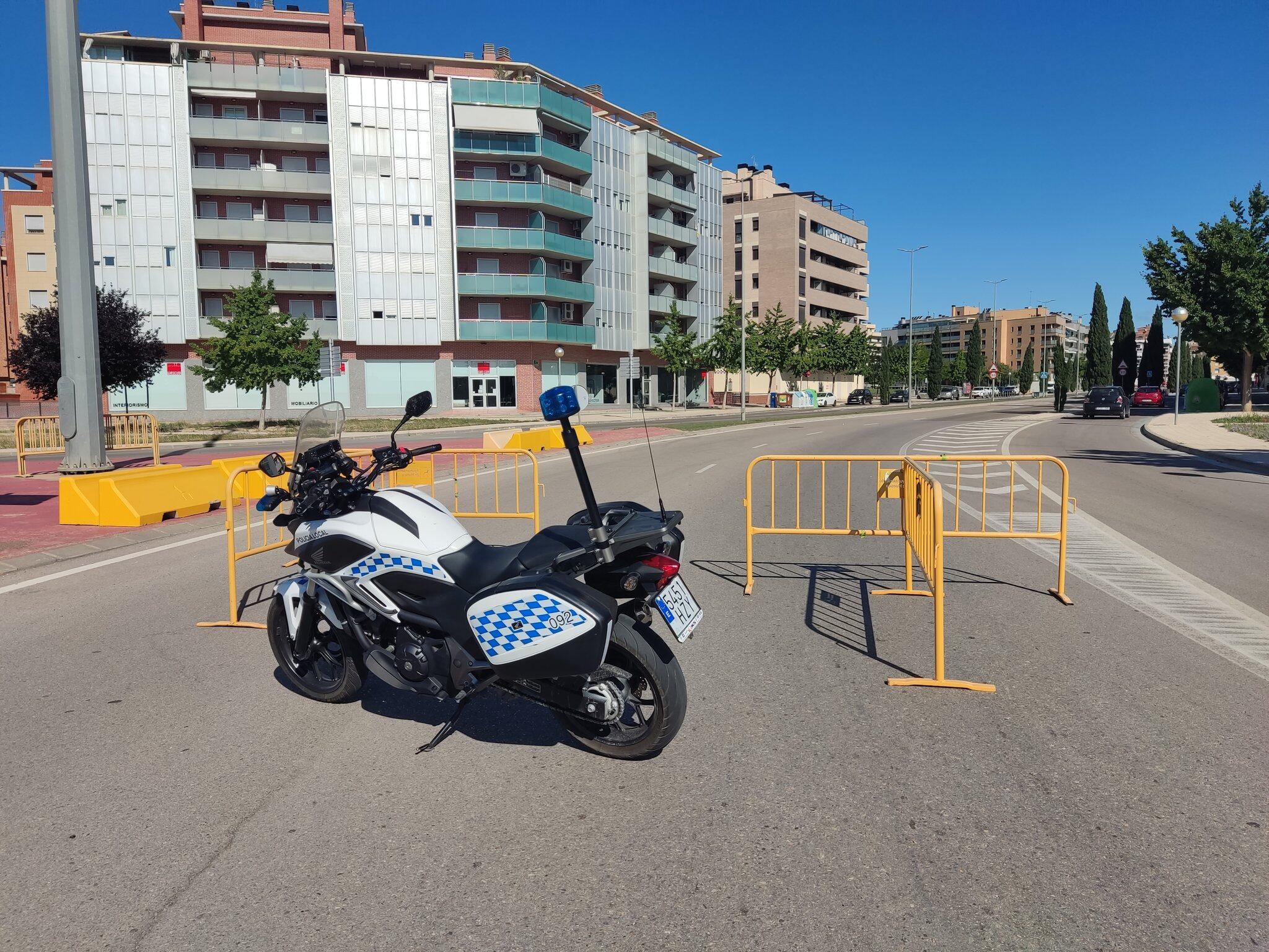 La Policía Local de Huesca regula el tráfico en la zona