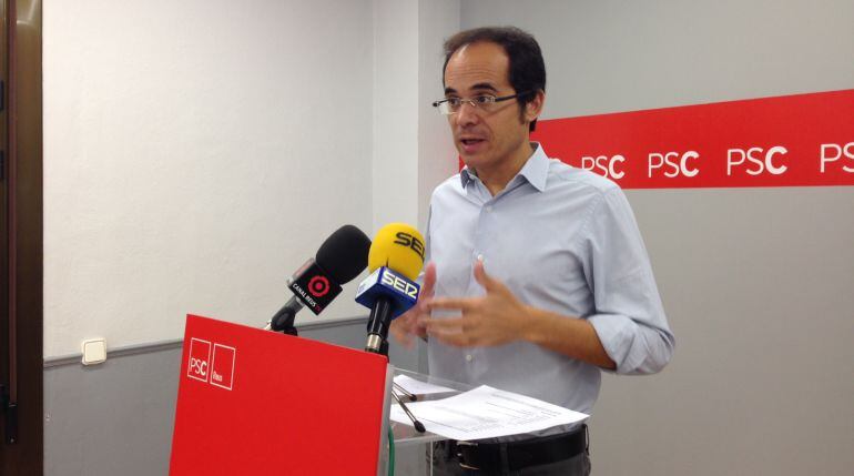 Francesc Vallès, a la seu del PSC a Reus