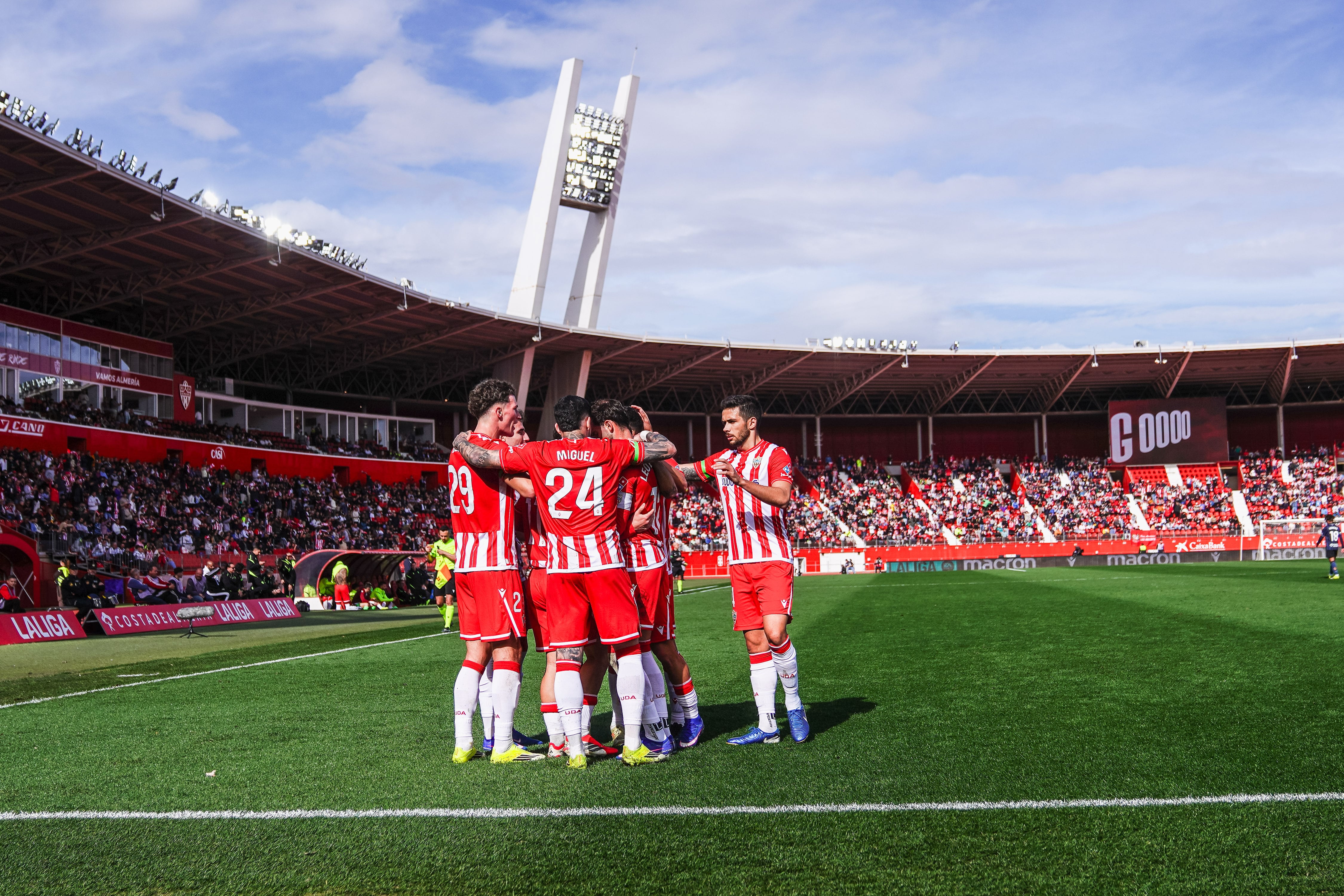 El Almería se prepara para alcanzar la velocidad de crucero.