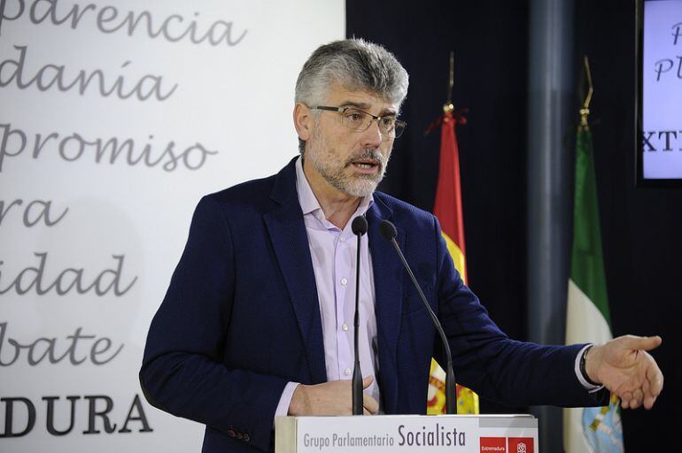 El portavoz socialista en la Asamblea,Valentín García.