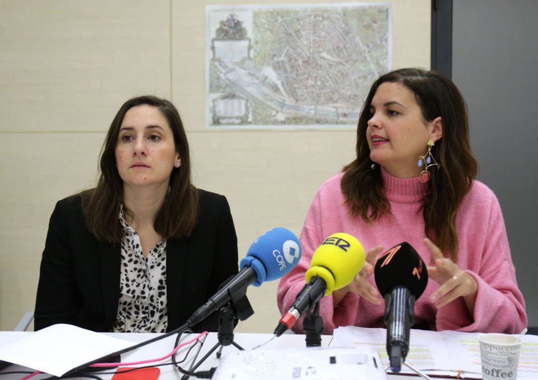 Elisa Valía, concejala de Participación Ciudadana y vicealcaldesa Sandra Gómez, concejala de Urbanismo presentan las conclusiones del Proceso de Participación ciudadana para la reurbanización de la Plaza del Ayuntamiento