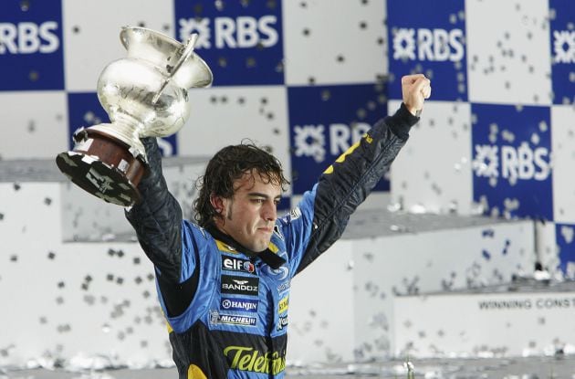 Fernando Alonso, celebrando un título en su primer mundial de 2005