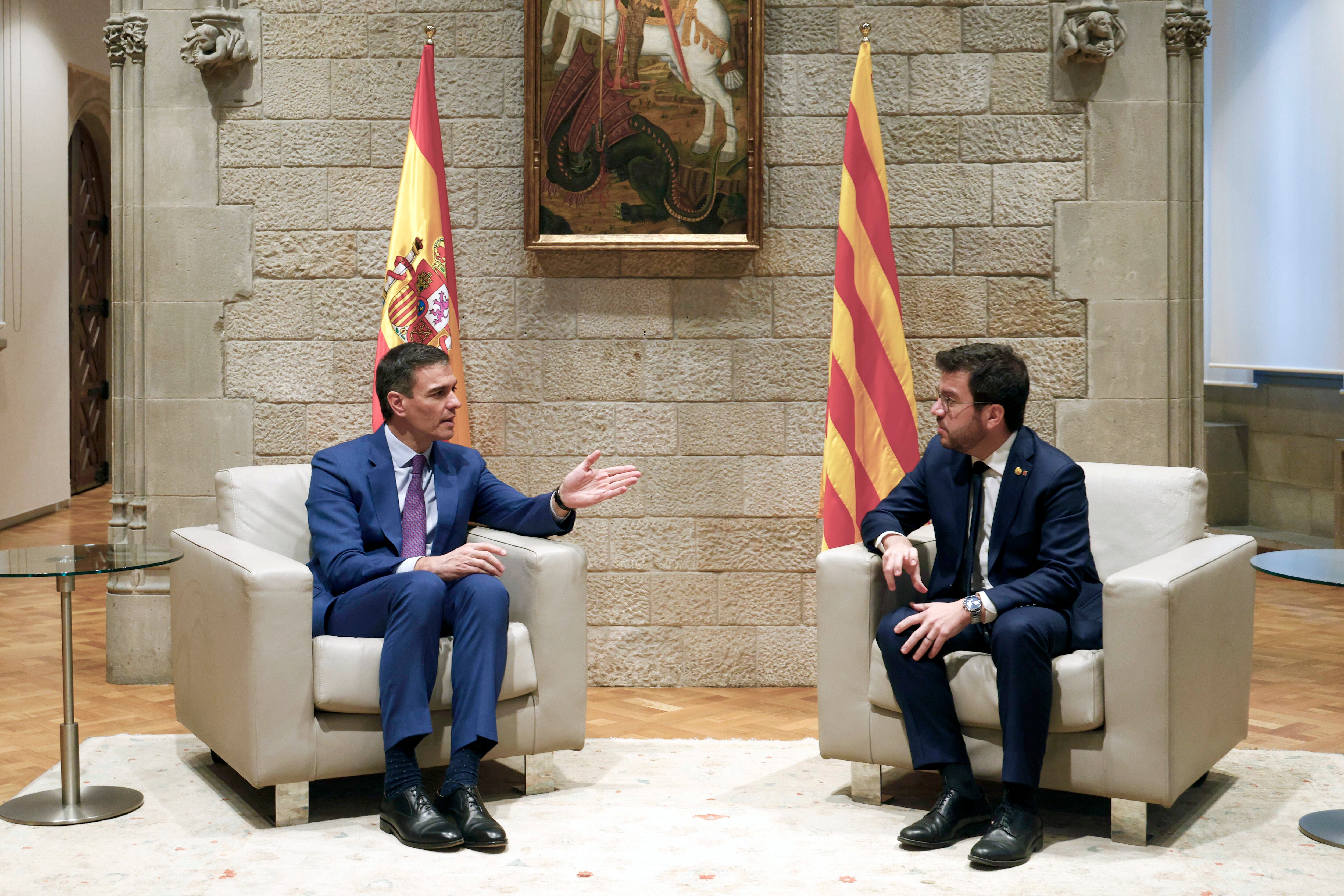 El presidente del Gobierno, Pedro Sánchez, y el presidente de la Generalitat, Pere Aragonès, en una reunión el pasado diciembre. Archivo.