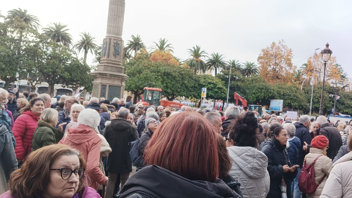 Cientos de personas se manifiestan en Galicia en apoyo a García Ortiz