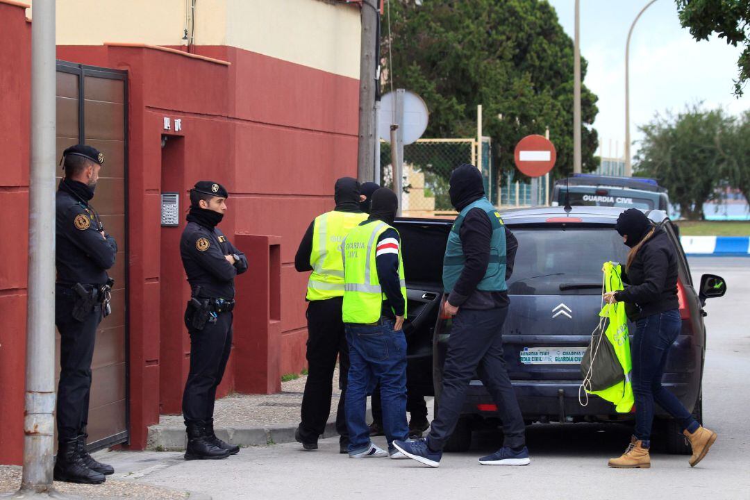 Desmantelan una red que facilitaba armas a los narcos del Campo de Gibraltar