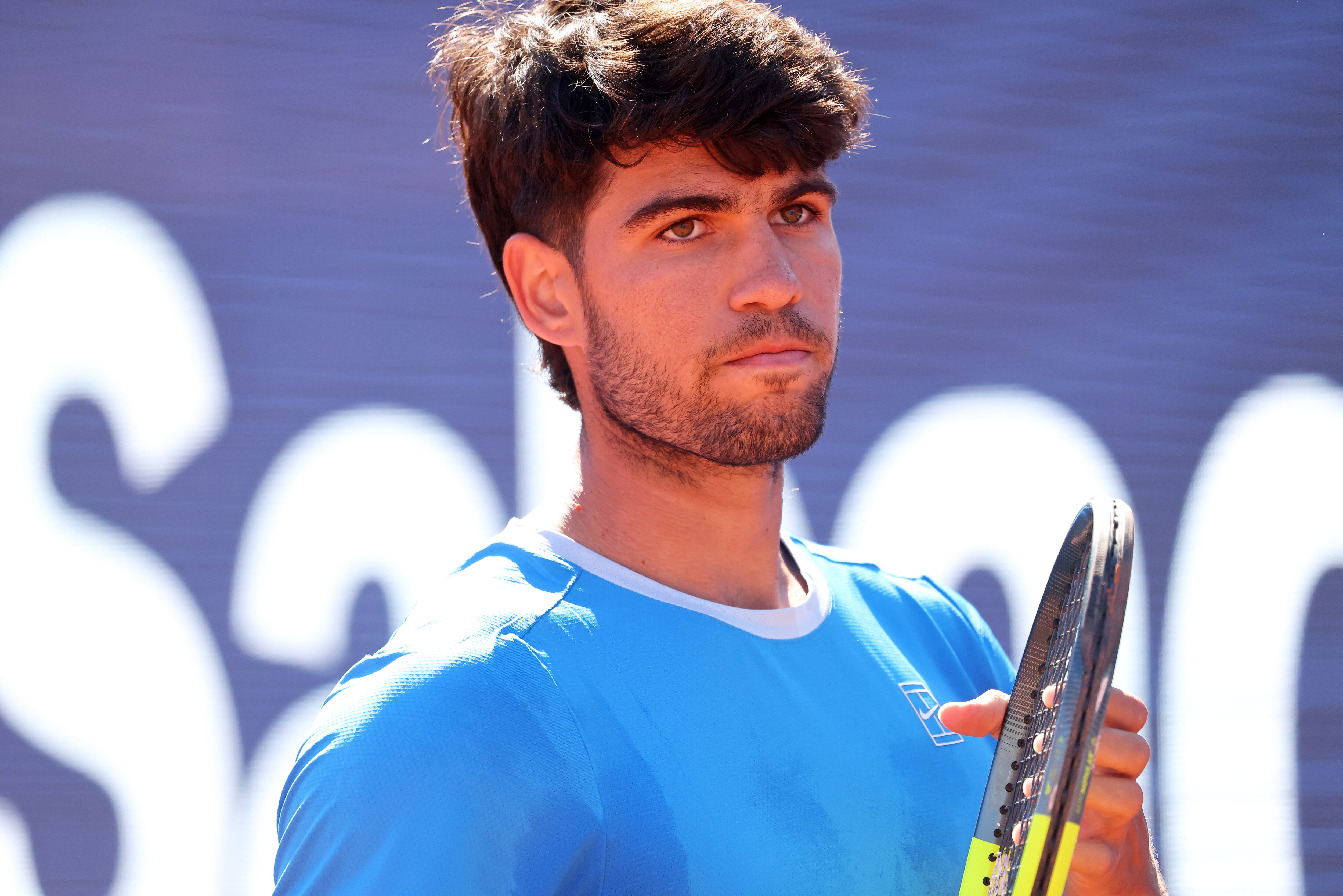 Carlos Alcaraz, durante su partido en el Conde de Godó ante Virtanen