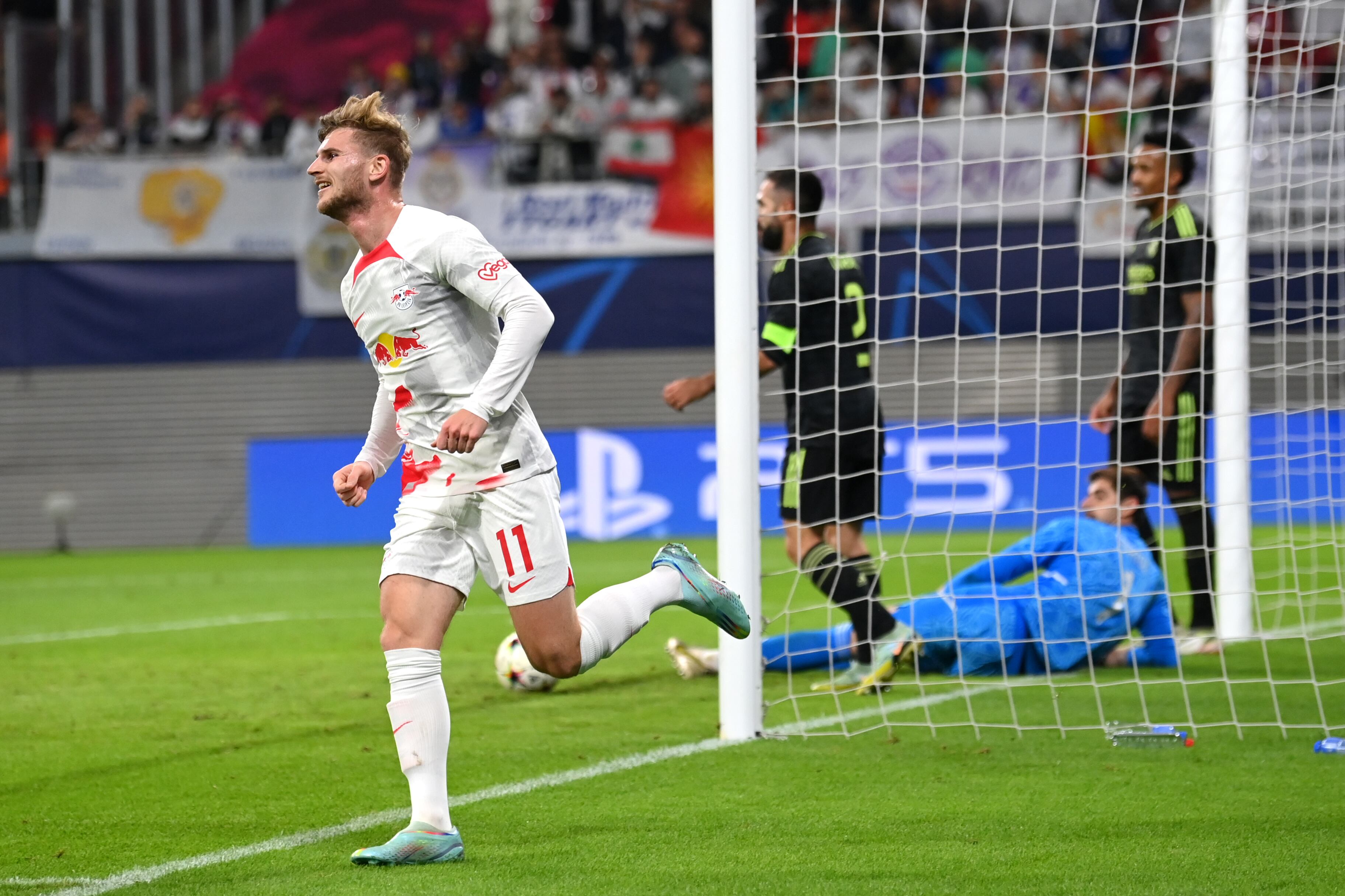 Timo Werner mete el tercer gol del Leipzig.