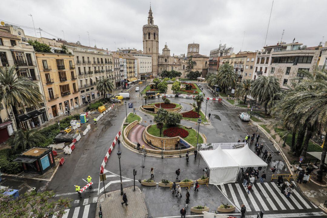 Vista general de la Plaza de la Reina donde se van a efectuar las obras de peatonalización