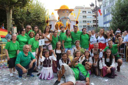 Grupo Malora, ganadores de la Gala Floral con la carroza de El Hombre de La Mancha