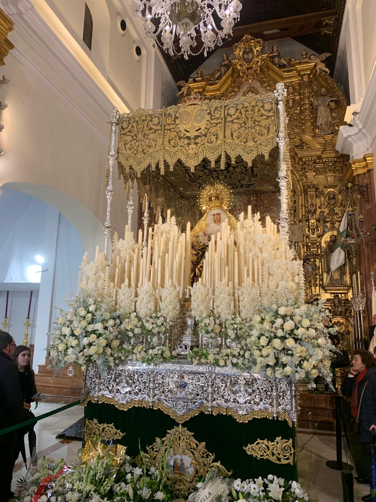 La Esperanza de Triana, en la capilla de los Marineros, no pudo realizar estación de penitencia.