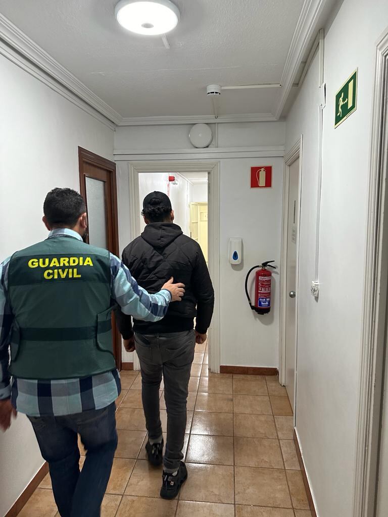 Uno de los detenidos por la Guardia Civil