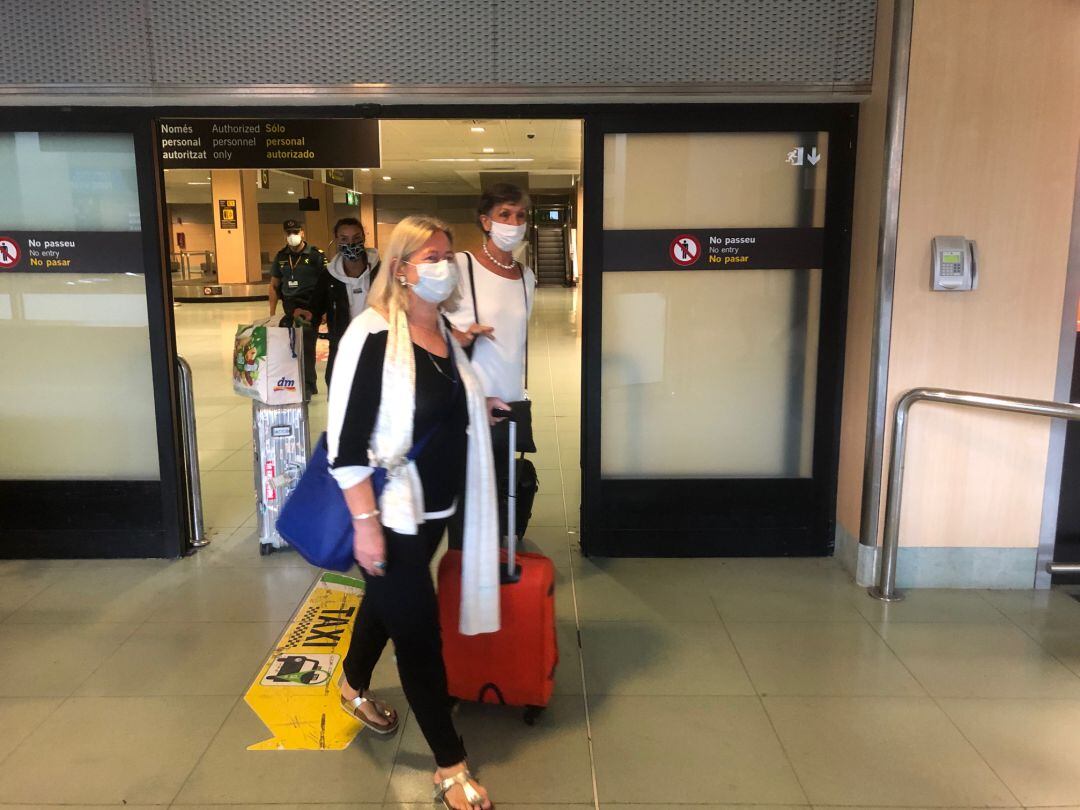 Turistas alemanes a su llegada al Aeropuerto de Ibiza este verano