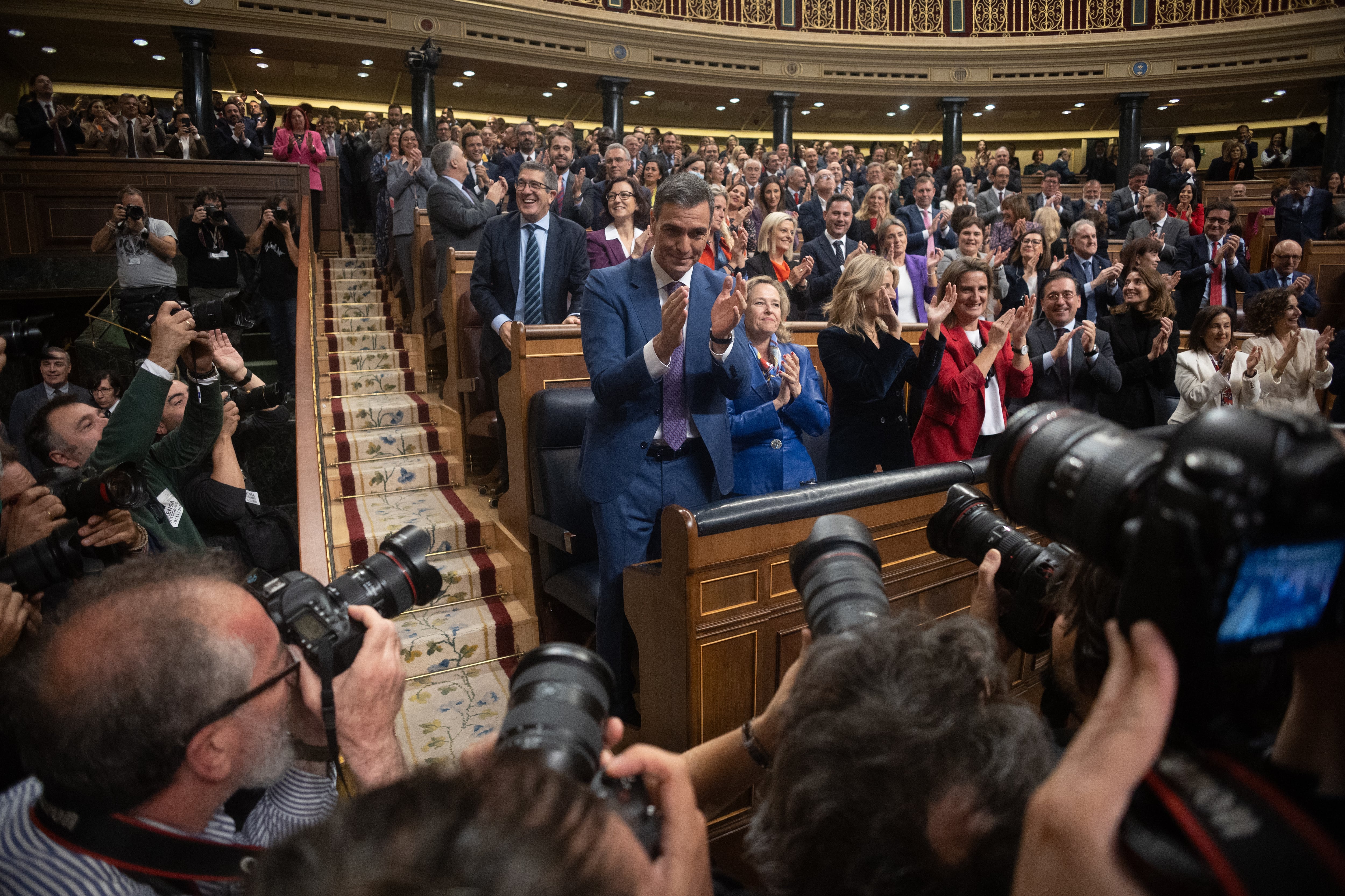 Sánchez promete como presidente con la vista puesta en elegir su nuevo gobierno