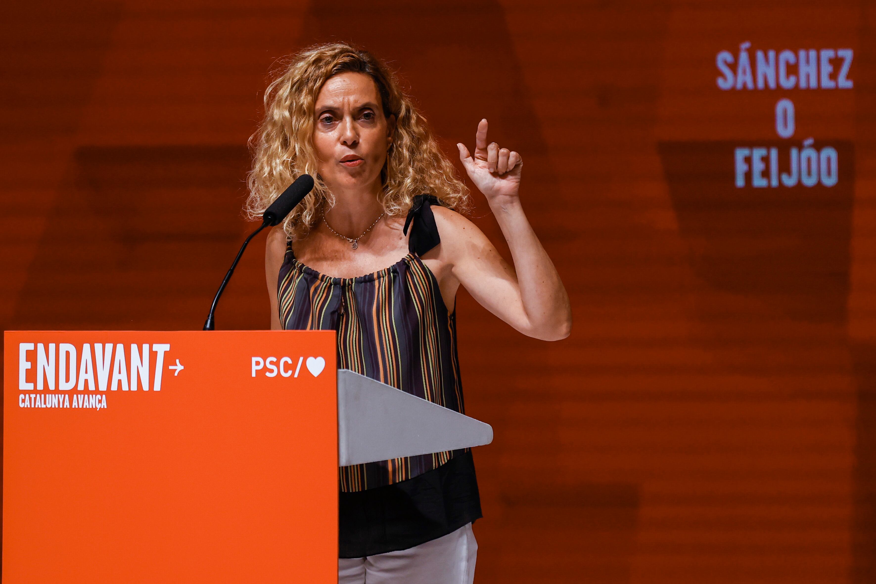 BARCELONA, 06/07/2023.- La cabeza de lista del PSC al Congreso por Barcelona, Meritxell Batet, interviene este jueves en el acto de inicio de campaña de los socialistas catalanes. EFE/ Toni Albir
