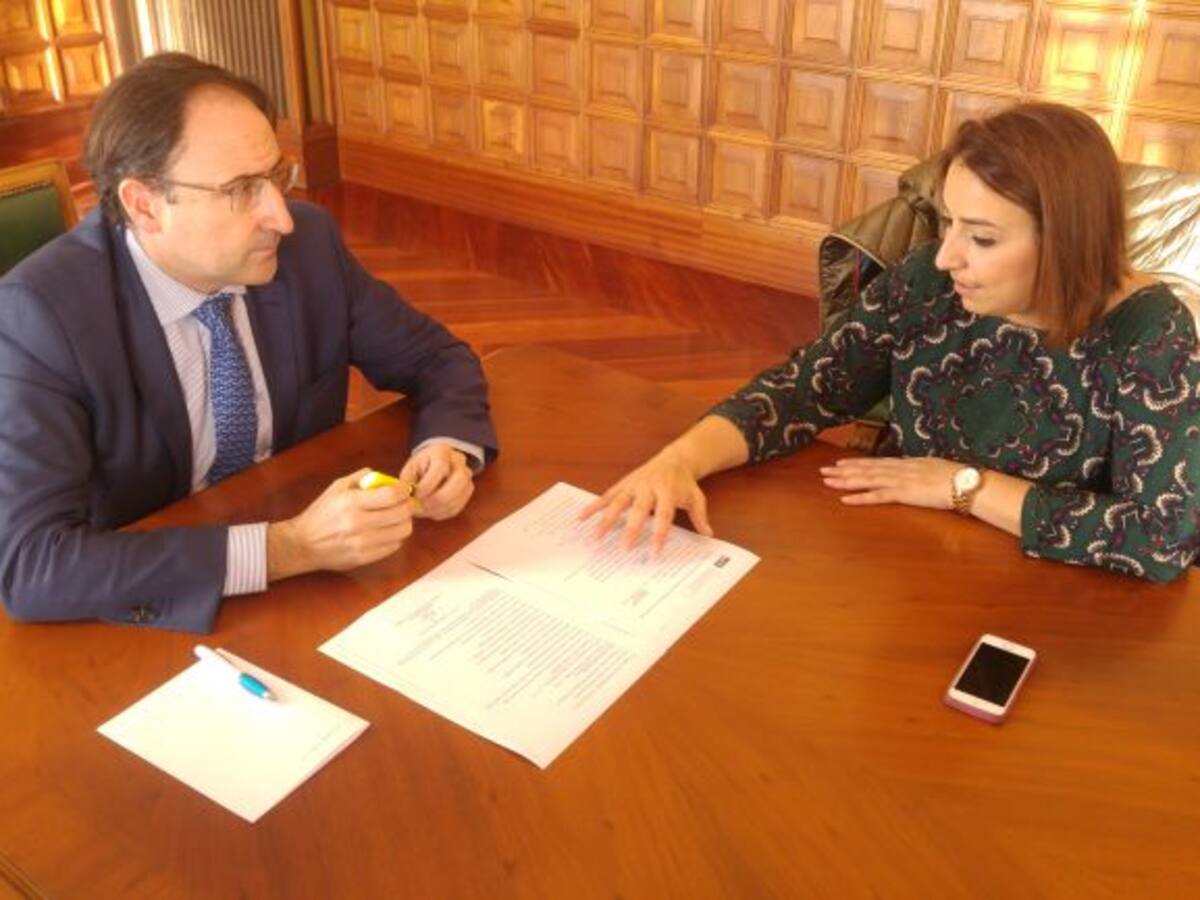 El PP asume las propuestas del PSOE para intentar desbloquer el presupuesto municipal