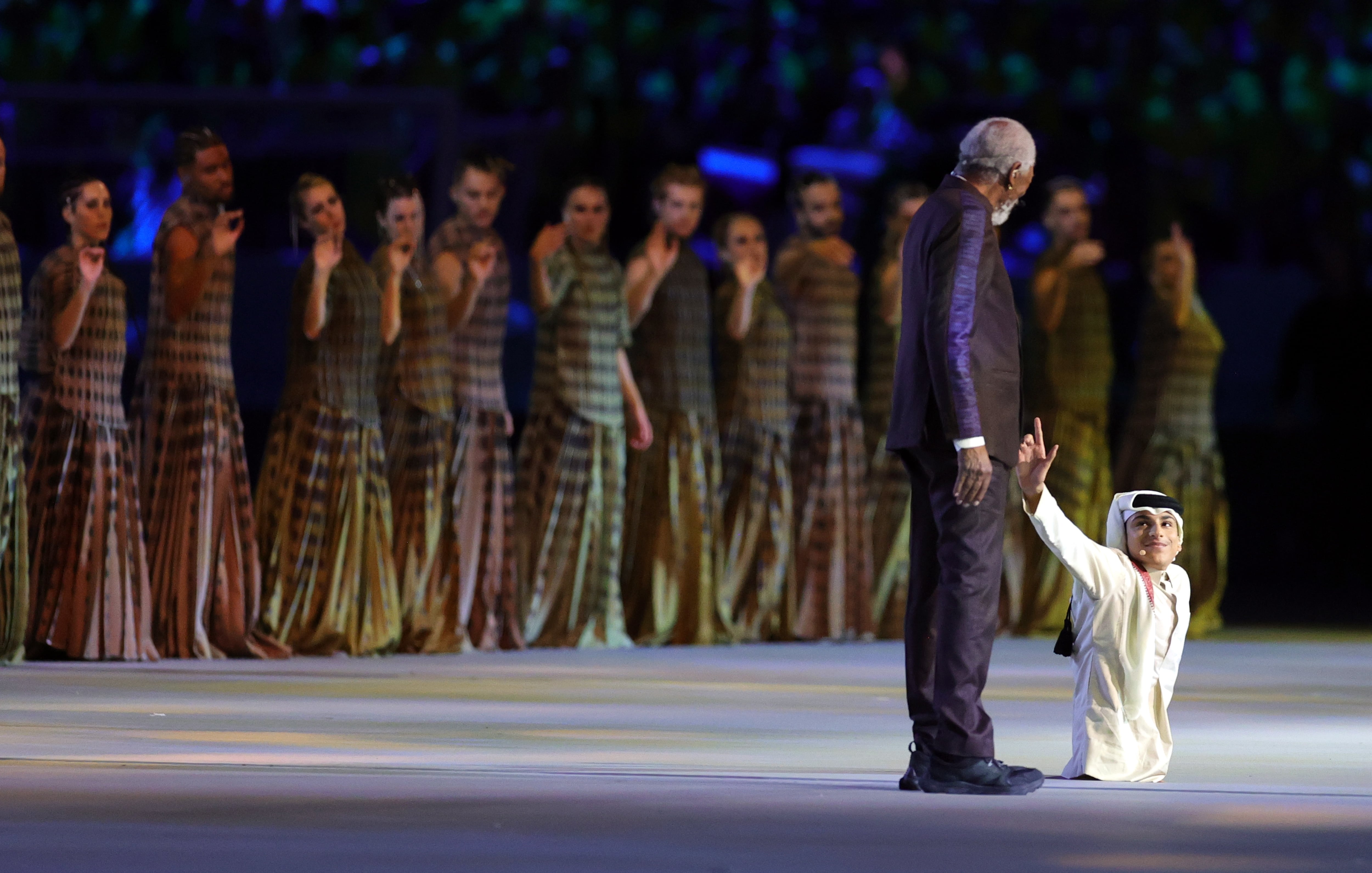 Morgan Freeman y Ghanim Al Muftah, durante la ceremonia (Mundial de Fútbol, Abierto, Catar) EFE/EPA/Friedemann Vogel